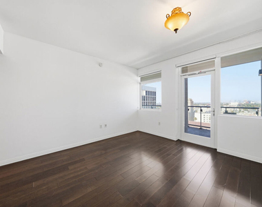 3785 Wilshire Boulevard - Photo Thumbnail 22