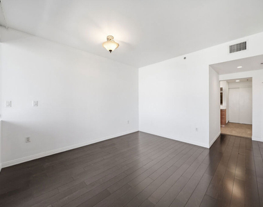 3785 Wilshire Boulevard - Photo Thumbnail 21