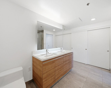 3785 Wilshire Boulevard - Photo Thumbnail 25