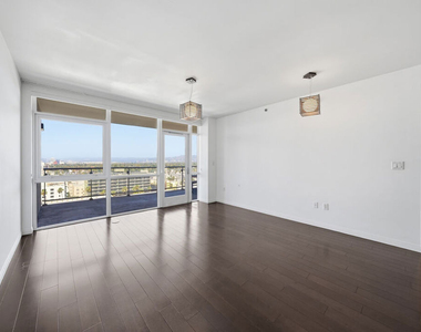 3785 Wilshire Boulevard - Photo Thumbnail 12