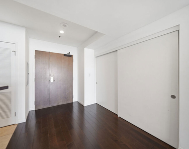 3785 Wilshire Boulevard - Photo Thumbnail 3