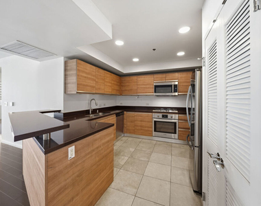 3785 Wilshire Boulevard - Photo Thumbnail 4