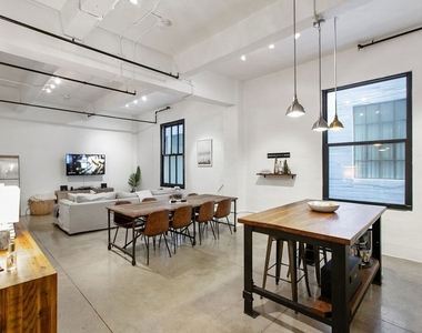 738 S Los Angeles Street - Photo Thumbnail 4