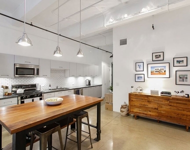 738 S Los Angeles Street - Photo Thumbnail 3