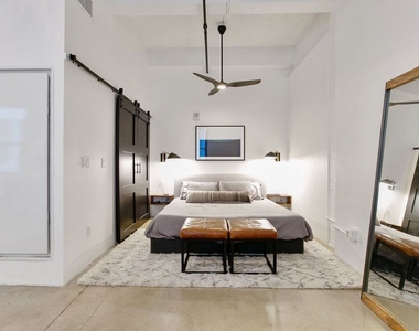 738 S Los Angeles Street - Photo Thumbnail 7