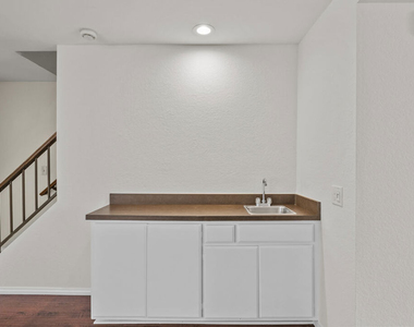 417 N Alhambra Avenue - Photo Thumbnail 8