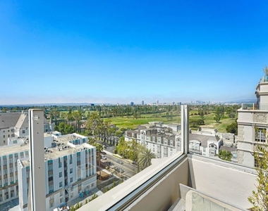450 N Rossmore Avenue - Photo Thumbnail 6