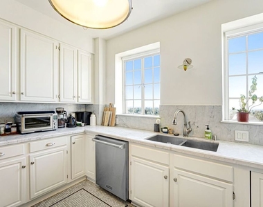 450 N Rossmore Avenue - Photo Thumbnail 8