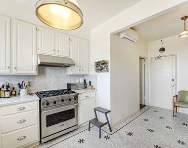 450 N Rossmore Avenue - Photo Thumbnail 11