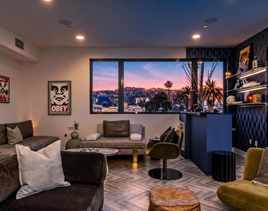 137 N Doheny Drive - Photo Thumbnail 7