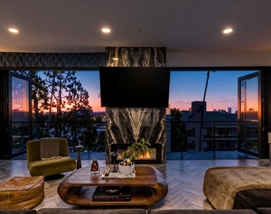 137 N Doheny Drive - Photo Thumbnail 5