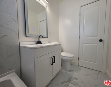 1411 Innes Place - Photo Thumbnail 12