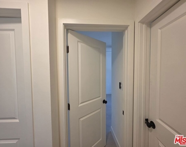 1411 Innes Place - Photo Thumbnail 31