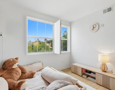 12963 Runway Road - Photo Thumbnail 14