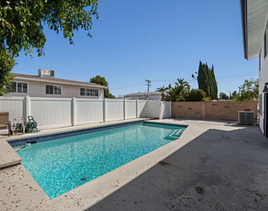 18113 Bromley Street - Photo Thumbnail 5