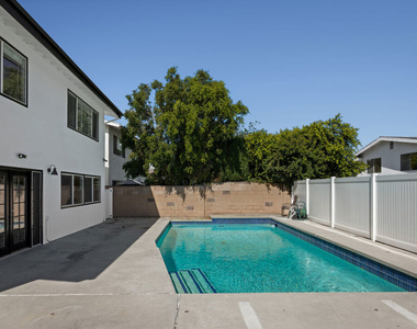 18113 Bromley Street - Photo Thumbnail 4