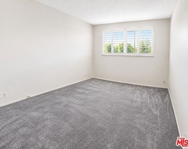 3320 Griffith Park Boulevard - Photo Thumbnail 3