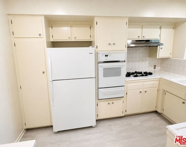 3320 Griffith Park Boulevard - Photo Thumbnail 8