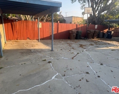 1136 W 109th Place - Photo Thumbnail 2