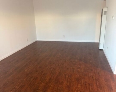 1136 W 109th Place - Photo Thumbnail 3