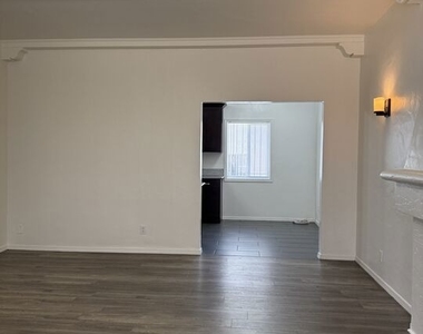 3965 Brighton Avenue - Photo Thumbnail 3