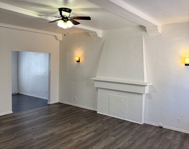 3965 Brighton Avenue - Photo Thumbnail 4