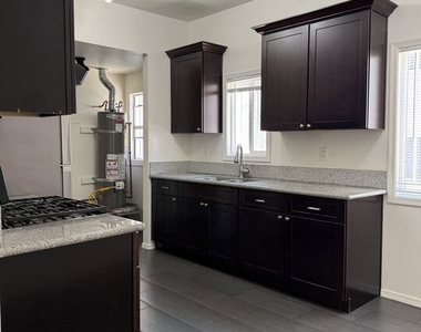 3965 Brighton Avenue - Photo Thumbnail 5