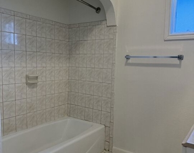 3965 Brighton Avenue - Photo Thumbnail 13