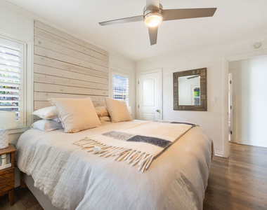 1837 N Middleton Place - Photo Thumbnail 11