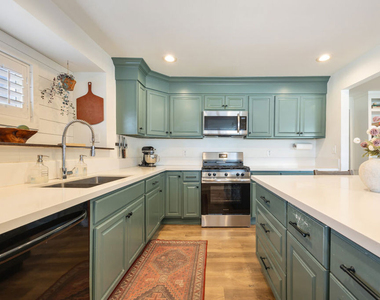 1837 N Middleton Place - Photo Thumbnail 8