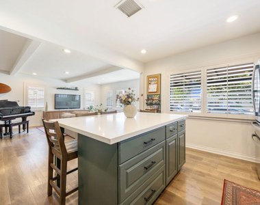1837 N Middleton Place - Photo Thumbnail 9