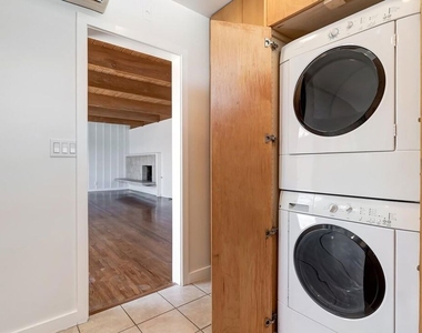 609 N Doheny Drive - Photo Thumbnail 5