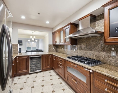 1838 Westholme Avenue - Photo Thumbnail 9