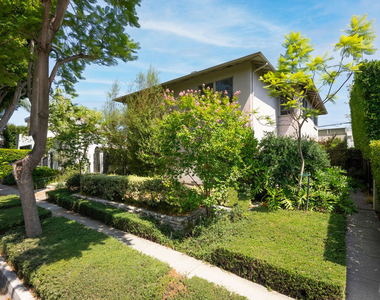 8921 1/2 Rangely Avenue - Photo Thumbnail 9