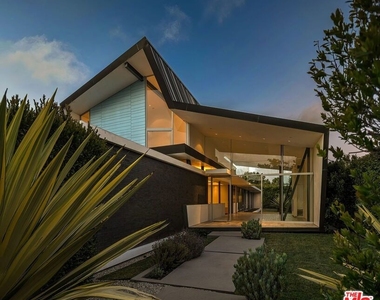 3646 Inglewood Boulevard - Photo Thumbnail 1