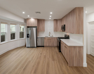 5729 Carlton Way - Photo Thumbnail 2