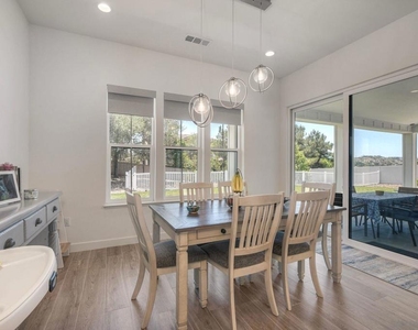 655 Hamilton Lane - Photo Thumbnail 12
