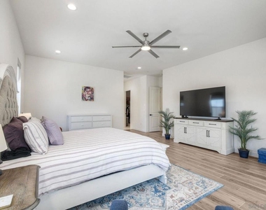 655 Hamilton Lane - Photo Thumbnail 16