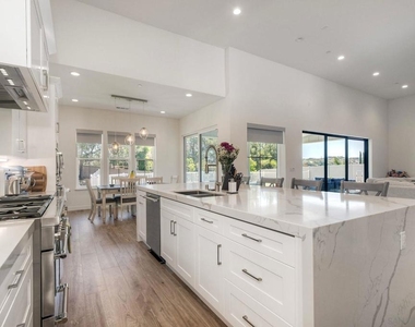 655 Hamilton Lane - Photo Thumbnail 10