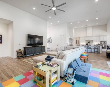 655 Hamilton Lane - Photo Thumbnail 7