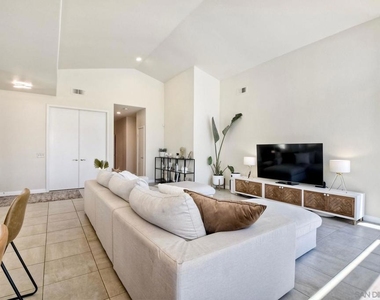 17586 Bocage Point - Photo Thumbnail 7