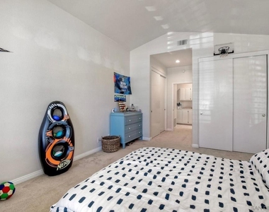 17586 Bocage Point - Photo Thumbnail 22