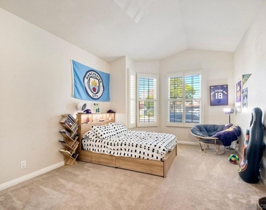 17586 Bocage Point - Photo Thumbnail 21
