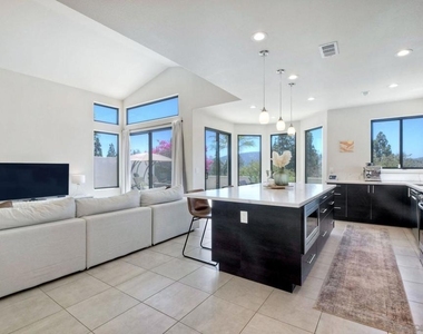 17586 Bocage Point - Photo Thumbnail 10