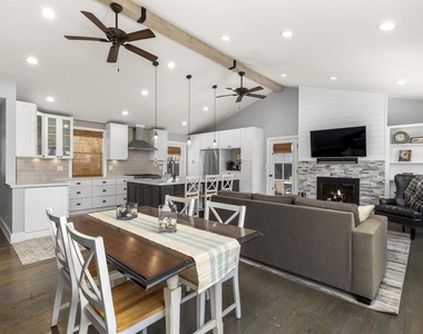 2416 Oxford Avenue - Photo Thumbnail 9