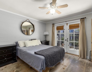 2416 Oxford Avenue - Photo Thumbnail 16