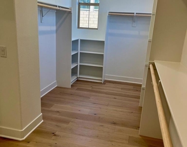 779 Edward Scholle Drive - Photo Thumbnail 22