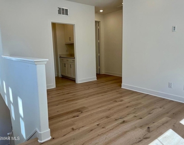 779 Edward Scholle Drive - Photo Thumbnail 11