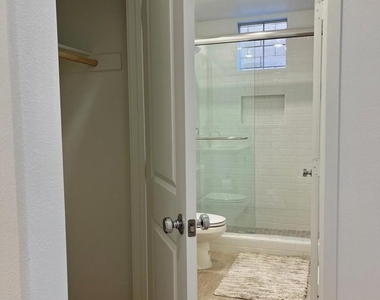 779 Edward Scholle Drive - Photo Thumbnail 5