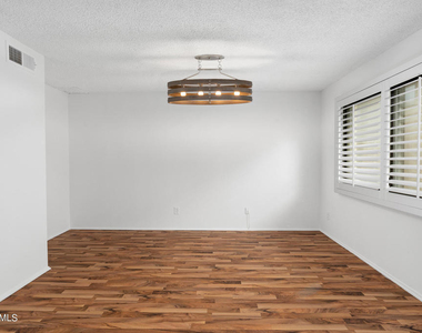 7137 Shoup Avenue - Photo Thumbnail 10